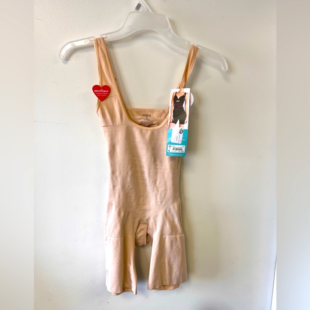Woman’s shapewear size Large
